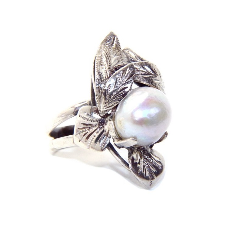 RMB|Silver 925: Hand-made woman's ring with leaves and baroque pearl size 16