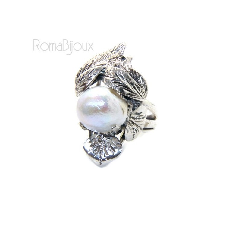 RMB|Silver 925: Hand-made woman's ring with leaves and baroque pearl size 16