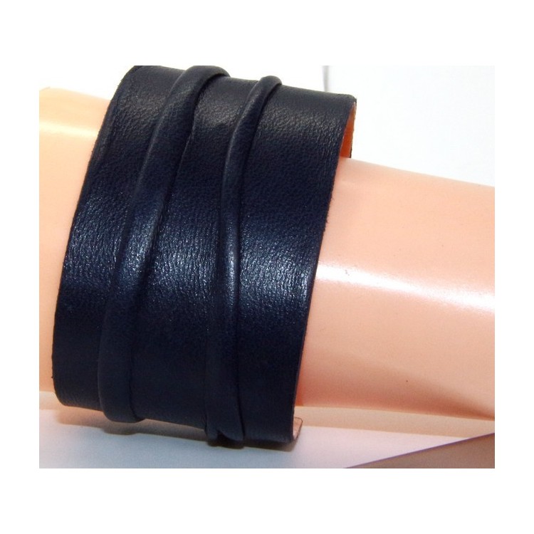 RMB|Adjustable open slaved woman bracelet dressed in genuine dark blue leather NALBORI®