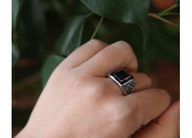 RMB|NALBORI 925 silver chevalier ring square black zircon shield