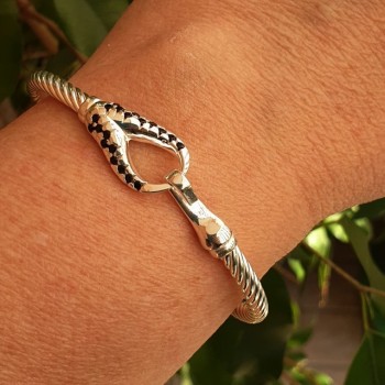 RMB|NALBORI Cable bracelet with rigid cable with zirconias black color