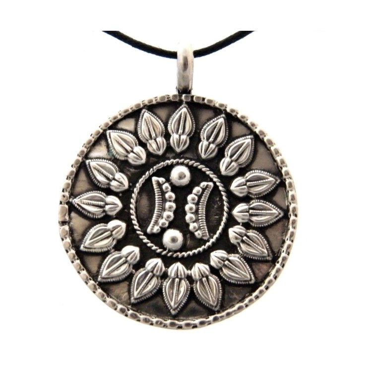 RMB|925 Silver Pendant: Large Medallion engraved with string