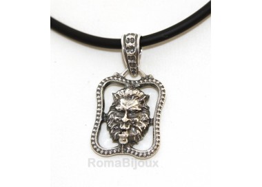 RMB|Ciondolo Argento 925 : per uomo. Leone brunito medio con cornice e laccio realizzato a mano