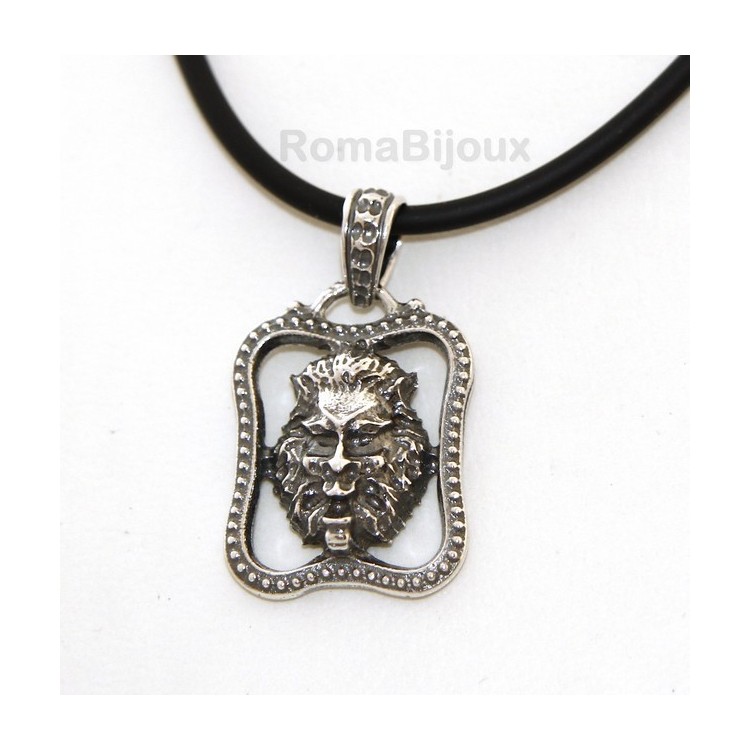 RMB|Ciondolo Argento 925 : per uomo. Leone brunito medio con cornice e laccio realizzato a mano