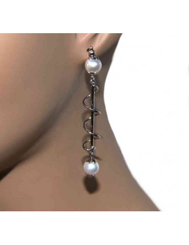 Long earrings in 925 silver with spiral and pearls